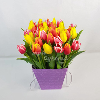 Тюльпаны в коробке