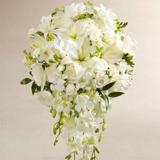 Букет невесты из лилий и кустовых роз «Океан цветов»
