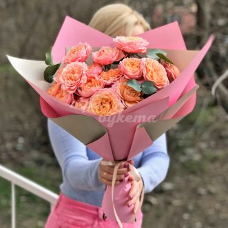 Букет из 5 кустовых роз Джульетта