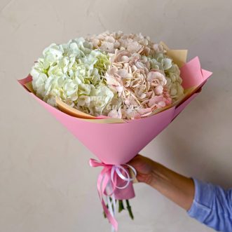 Розовый букет из 5 гортензий Розовый букет из 5 гортензий